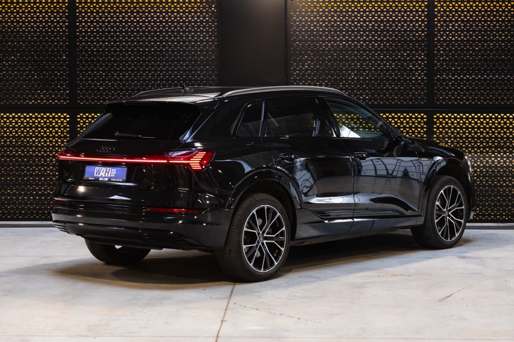 Audi e-tron 55 quattro 2019 фото 7