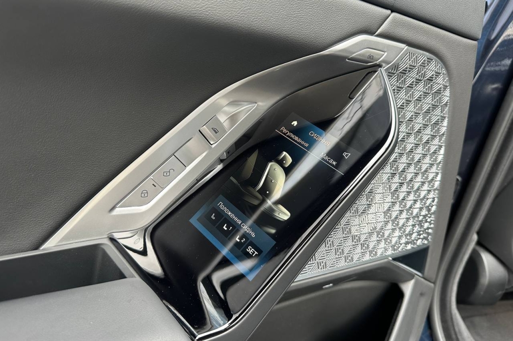 BMW i7 2023 photo 17