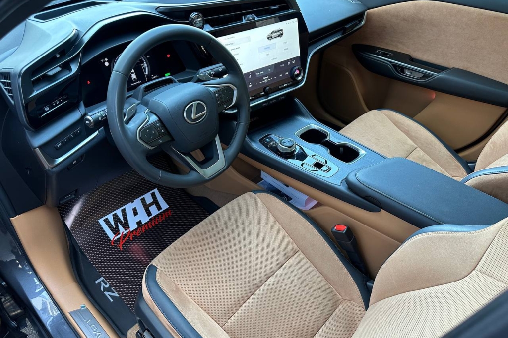 Lexus RZ 450e 2023 photo 11