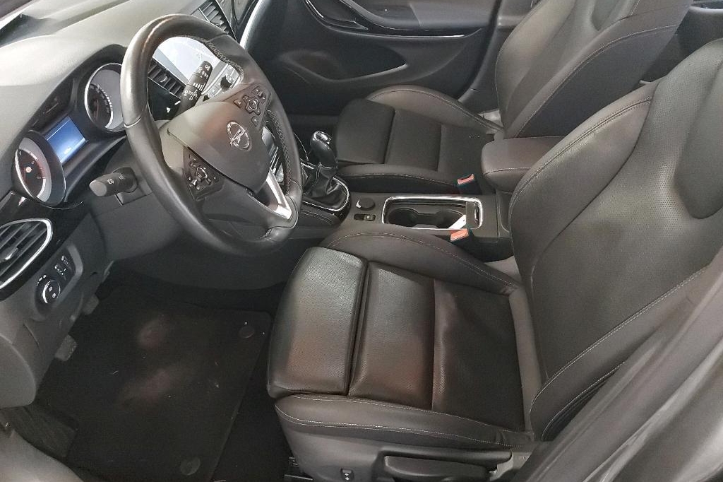 Opel Astra Sports Tourer 2017 фото 17