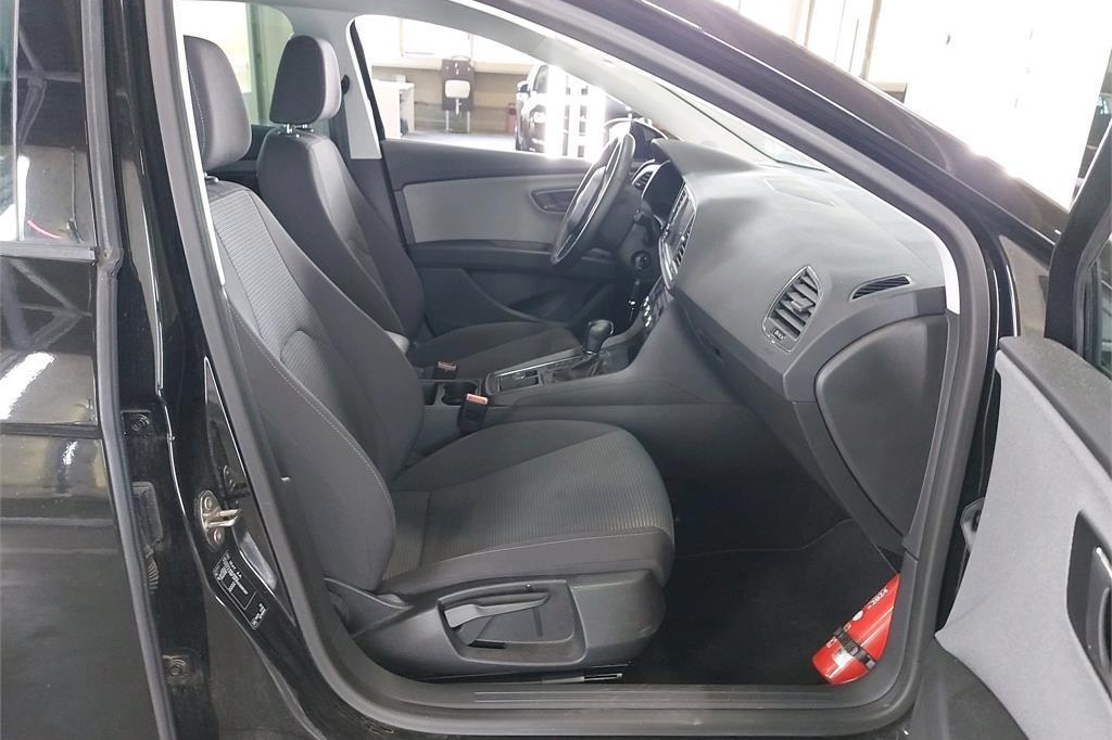 SEAT Leon 2019 photo 5