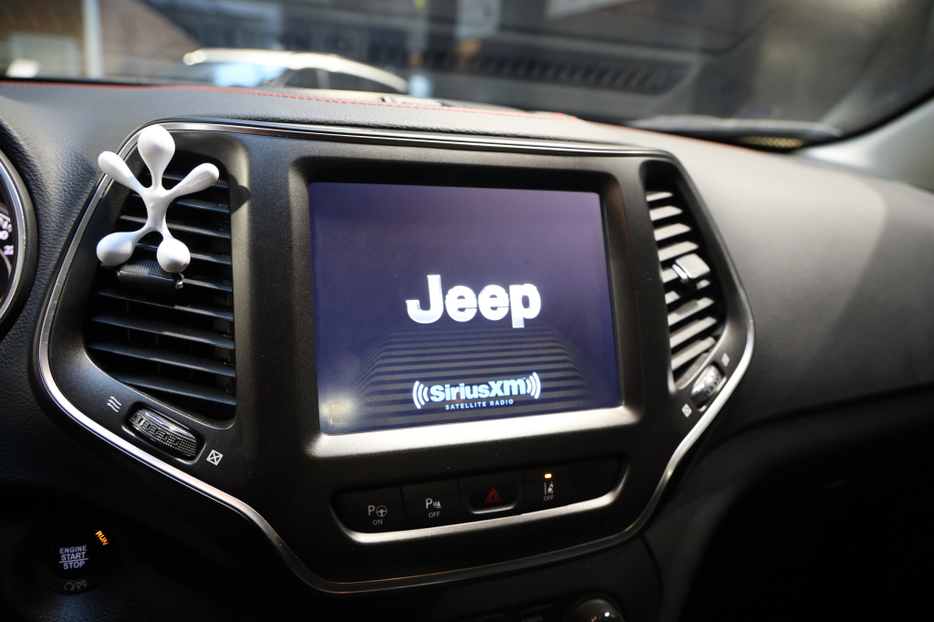 Jeep Cherokee 2019 фото 36