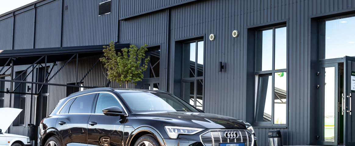 Audi E-tron 55 з Німеччини: скільки реально коштує електромобіль «під ключ» у 2026 році