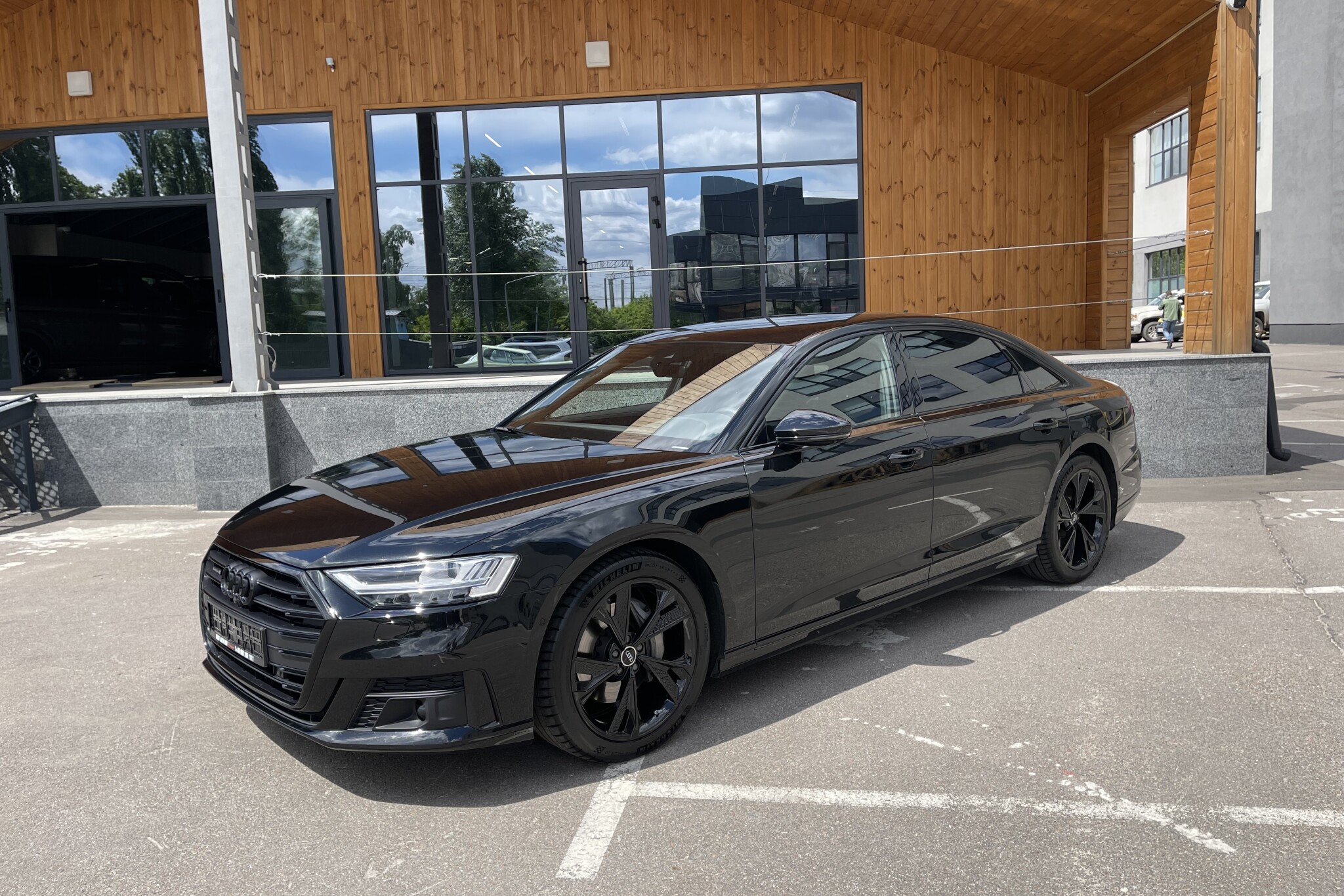 Audi a8 черная