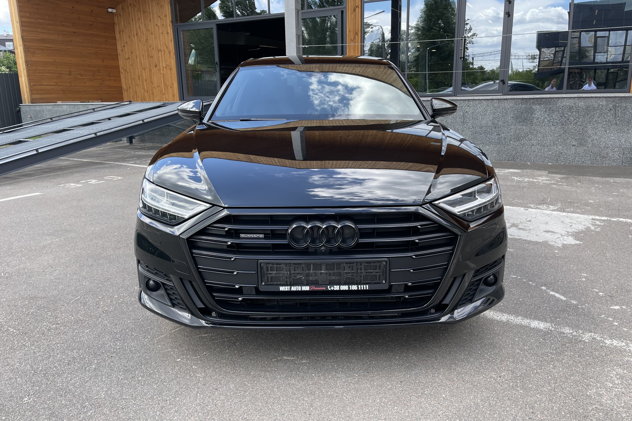 Audi a8 черная