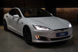 Tesla Model S 2017 фото 2