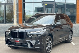 BMW X7 40d 2024 фото 2