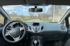 Ford Fiesta 2011 фото 2