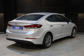 Hyundai Elantra 2016 фото 2
