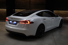 Tesla Model S 2017 фото 4
