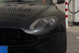 Aston Martin V8 Vantage 2006 фото 2