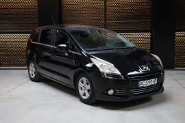 Peugeot 5008 2010 photo 1