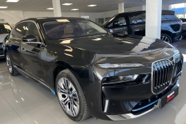 BMW i7 xDrive60 2023 фото