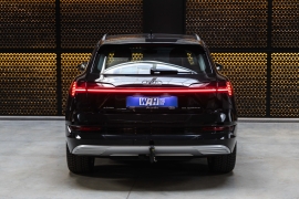 Audi e-tron 2019 фото 3