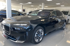 BMW i7 xDrive60 2023 фото 1