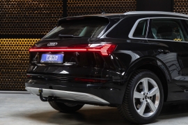 Audi e-tron 2019 фото 4