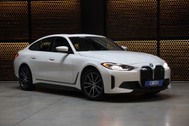 BMW i4 2023 фото 1