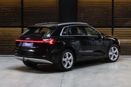 Audi e-tron 2019 фото 2