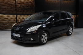 Peugeot 5008 2010 photo