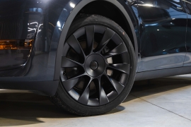 Tesla Model Y Long Range 2024 фото 1