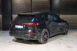 Audi e-tron 2019 фото 3