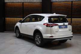 Toyota RAV4 2017 фото 3