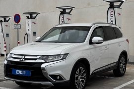 Mitsubishi Outlander 2017 фото 1