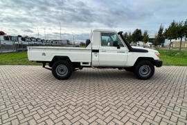 Toyota Land Cruiser 4x4 4.2D 2023 фото 3
