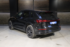 Audi e-tron 2019 фото 4
