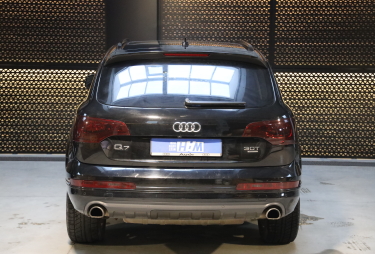 Audi Q7 2015 photo 2