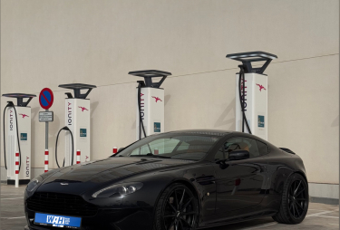 Aston Martin V8 Vantage 2006 фото 1