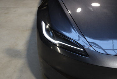 Tesla Model 3 2025 photo 3