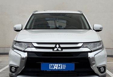 Mitsubishi Outlander 2017 фото