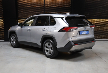 Toyota RAV4 2023 фото 4
