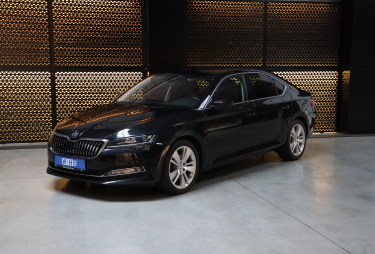 Skoda Superb 2022 фото