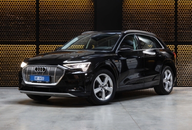 Audi e-tron 2019 photo