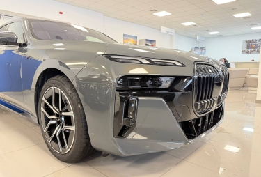 BMW i7 2024 фото 2
