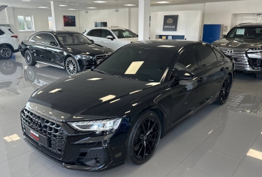 Audi S8 2025 фото 2