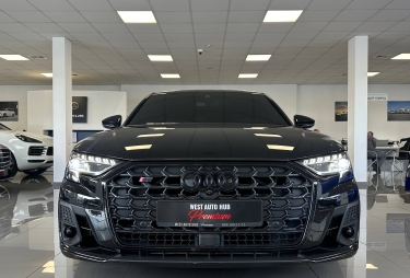 Audi S8 2025 фото 1