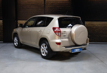 Toyota RAV4 2011 photo 3