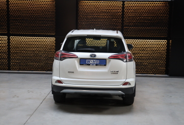 Toyota RAV4 2017 photo 4