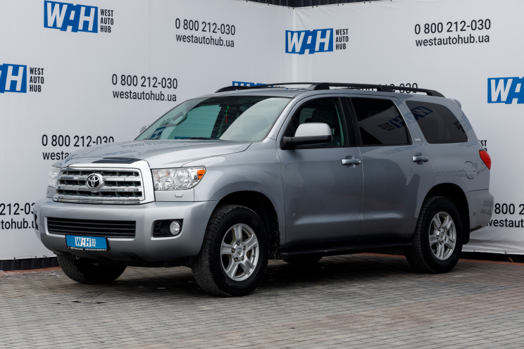 Toyota Sequoia SR5 2012 photo