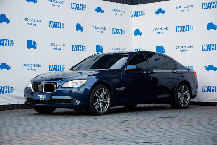 BMW 740 Li 2011 photo