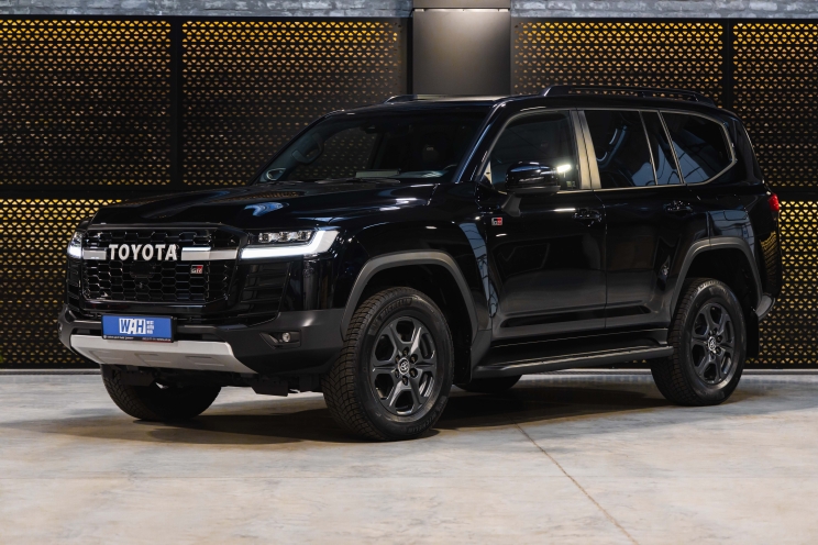 Toyota Land Cruiser GR 2023 фото