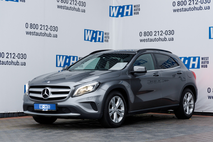 Mercedes-Benz GLA 220 4MATIC photo