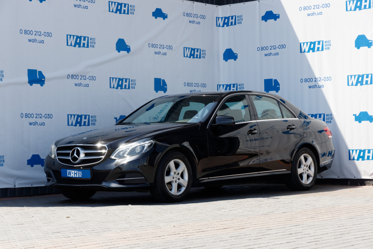 Mercedes-Benz  E220 2013 photo