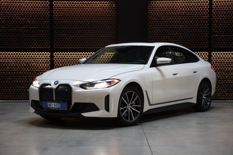 BMW i4 2023 фото