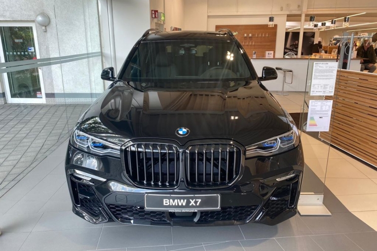 BMW X7 M  2021 photo