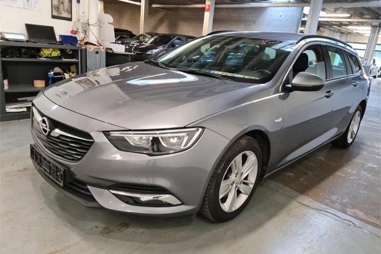 Opel Insignia Sports Tourer 2017 photo