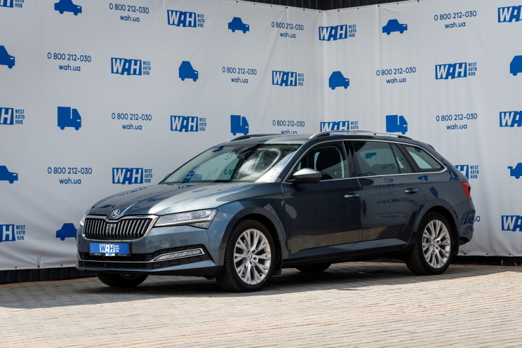Skoda Superb 2019 photo